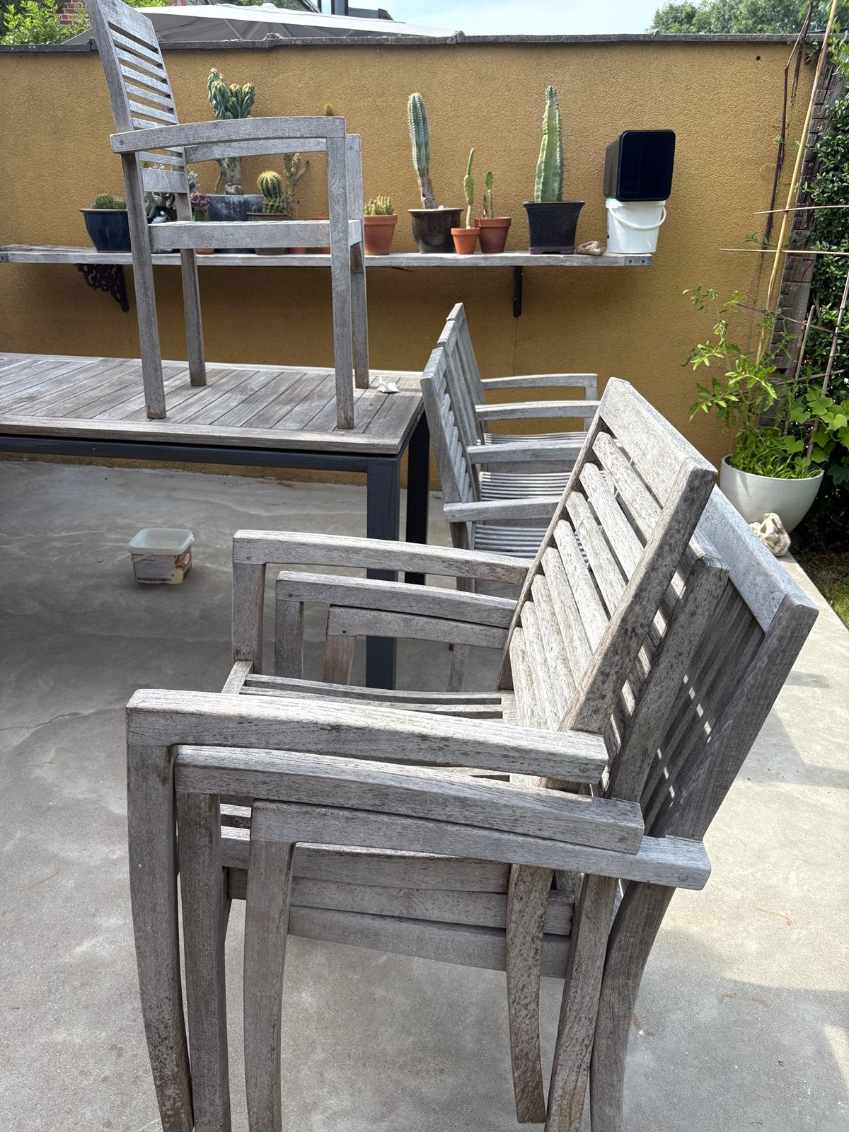 Stapelbare teaken tuinstoelen 8 stuks, Ophalen, Gebruikt, Hout, Stapelbaar