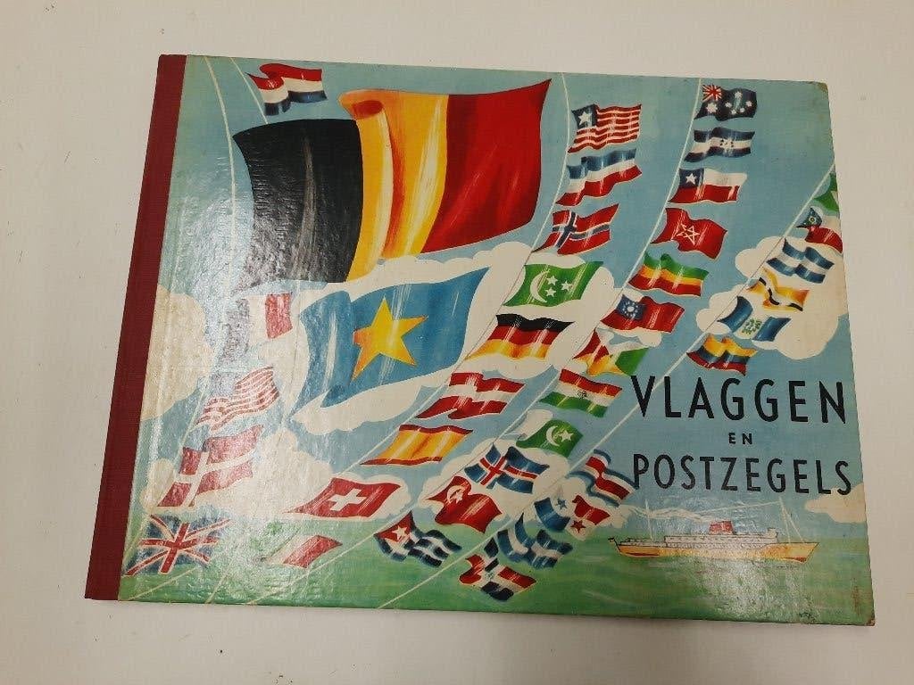 oud prentenboek vlaggen en postzegels, jaren 40, Boeken, Ophalen of Verzenden, Zo goed als nieuw, Prentenboek