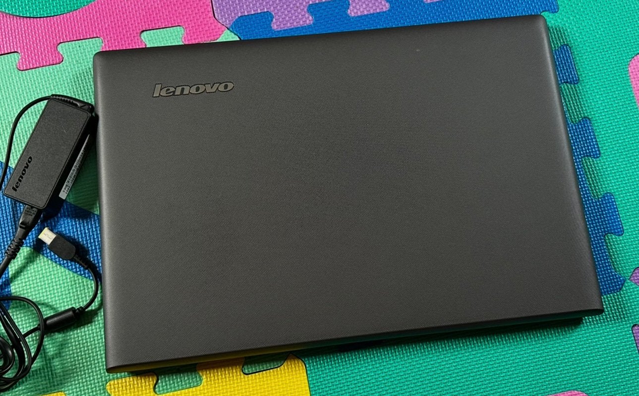 Mooie 17.3”Lenovo/ i5-5005U/8gb ram/128gb ssd/Win 11/Office/, Computers en Software, Laptop-opladers, Ophalen, Zo goed als nieuw