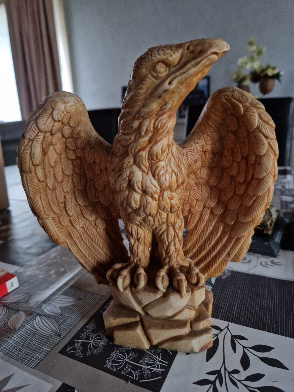 Arend 30cm hoog marmer ivoor ?, Antiek en Kunst, Ophalen of Verzenden