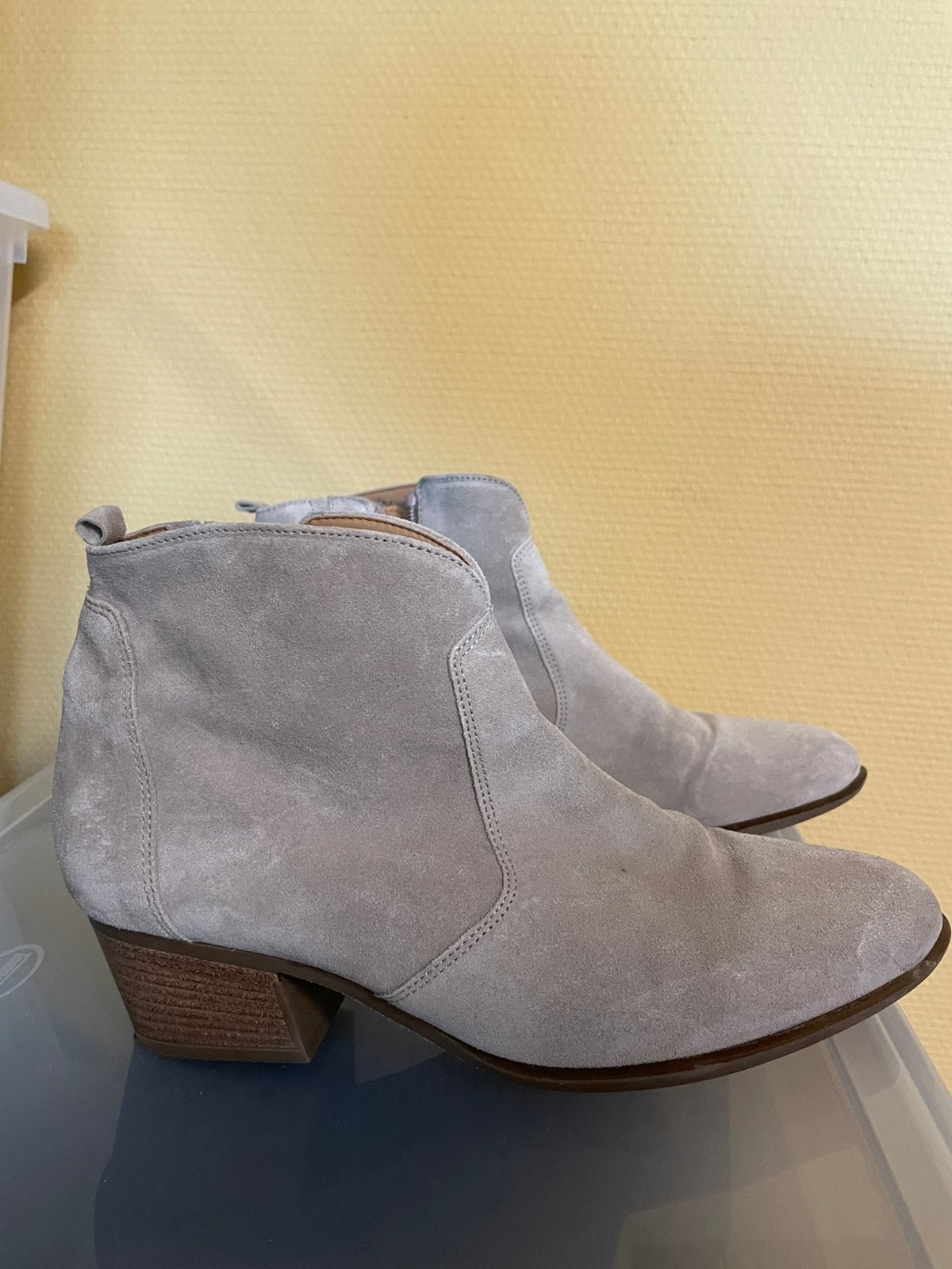 Mooie beige korte laarsjes Gabor maat 39, Ophalen of Verzenden, Zo goed als nieuw, Beige