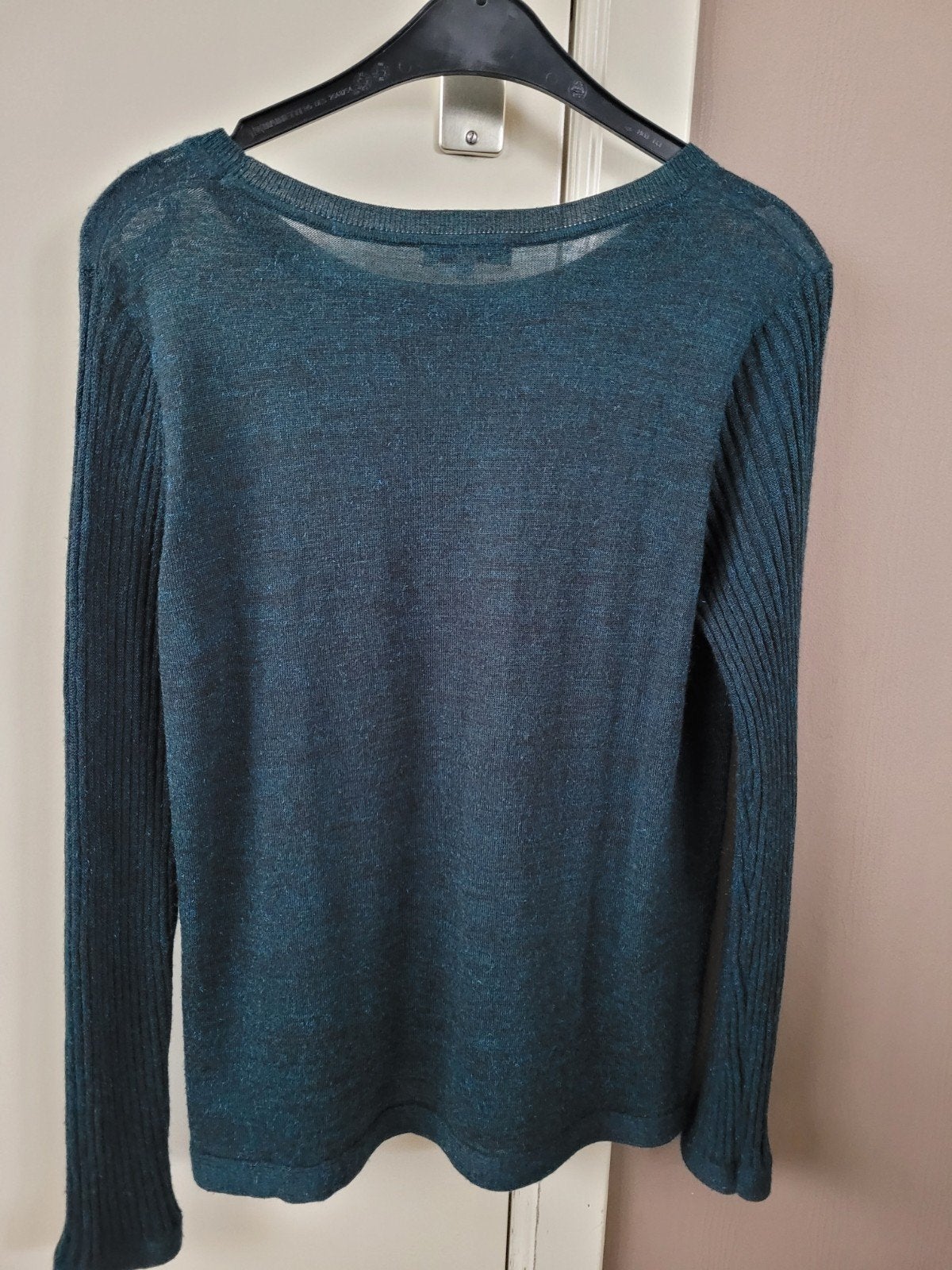 Joli pull moelleux de la marque Gigue, 40 ans.. comme neuf, Vêtements | Femmes, Pulls & Gilets, Enlèvement ou Envoi, Taille 38/40 (M)