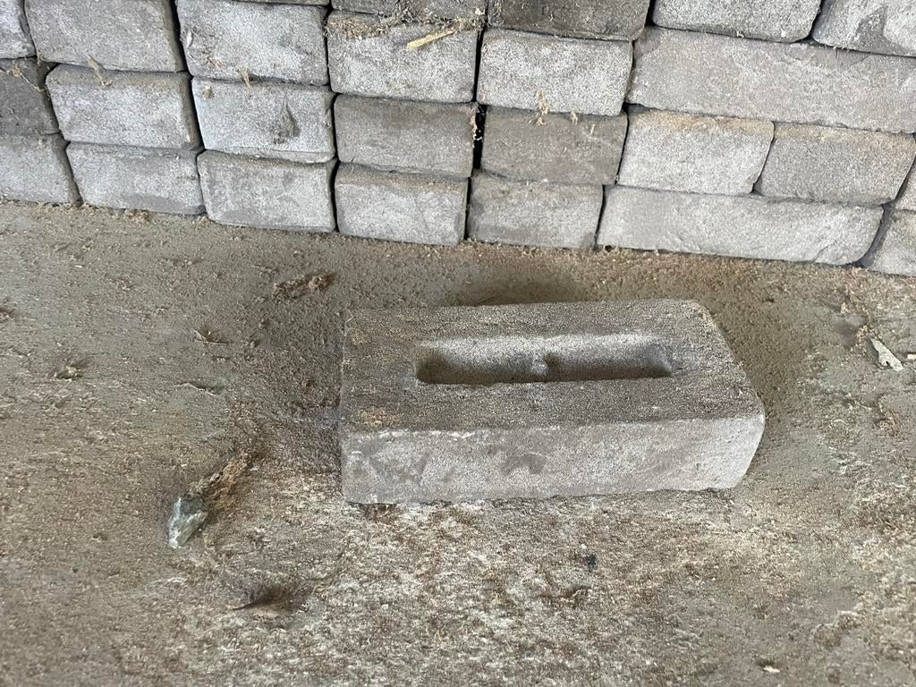 Gratis 180 grijze gevel stenen en 45 snelbouw 20/10/10, Ophalen, Zo goed als nieuw