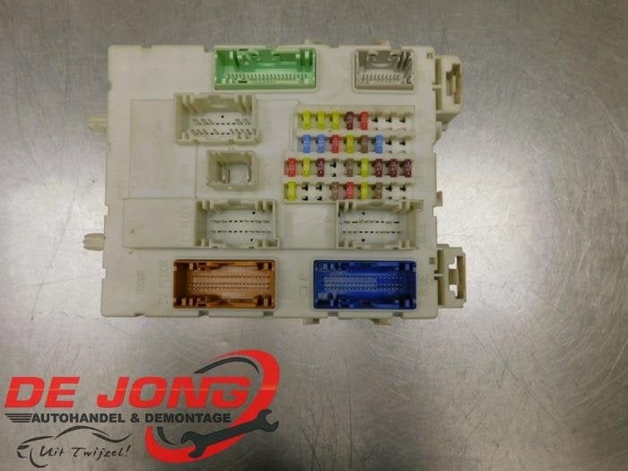 Boîte à fusibles d'un Ford Transit Connect, Autos : Pièces & Accessoires, -, 3 mois de garantie, -, -