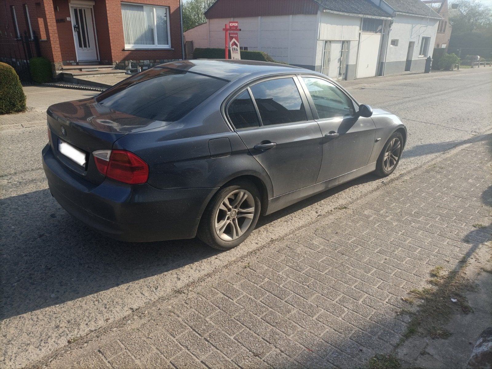 BMW 318i E90 1.9 Essence 136ch – 2009 – Cuir – 250.000 km, Autos, Cuir, Achat, Automatique, Particulier