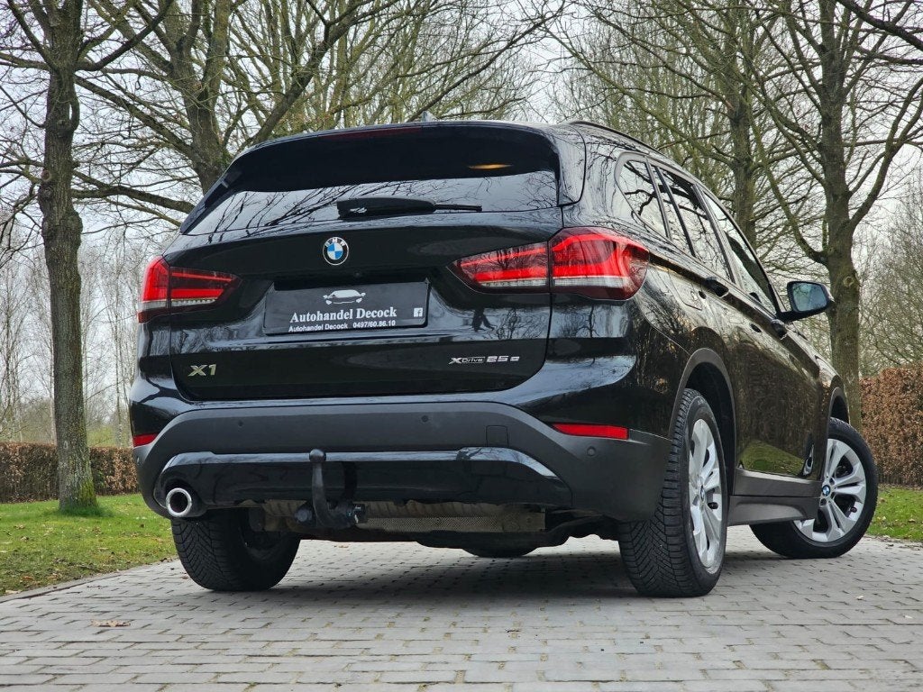 Bmw x1 1.5ia Xdrive 25e BTW | HEAD UP| LANE ASSIST, Stof, Zwart, Bedrijf, 5 zetels