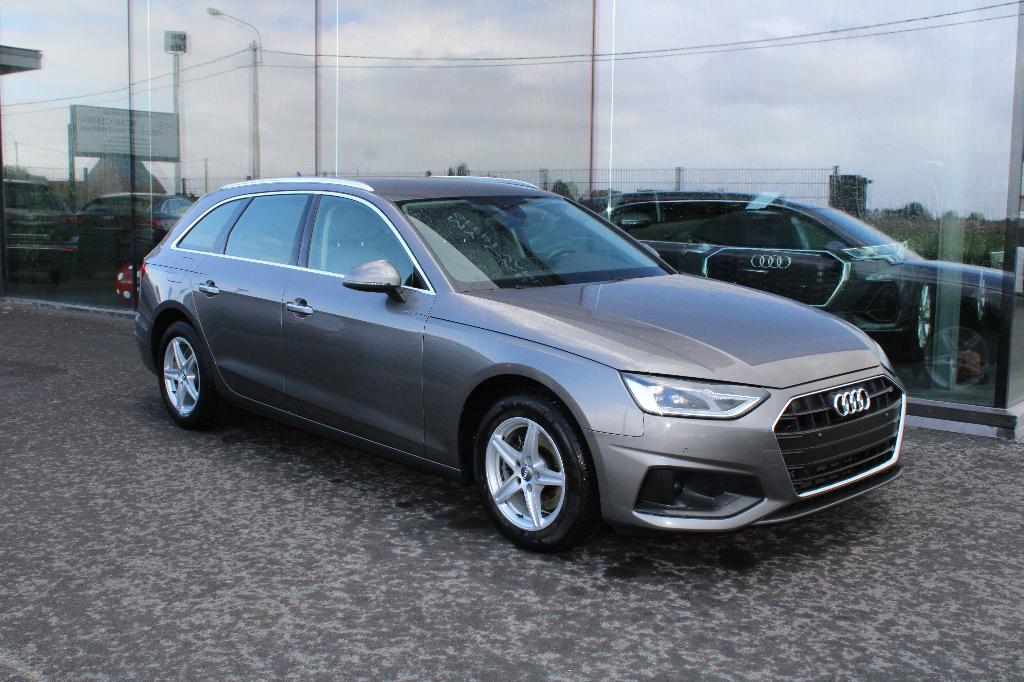 AUDI A4 AVANT 35TFSI S TRONIC-CAMERA-TREKH, Auto's, Stof, 1984 cc, A4, Bedrijf
