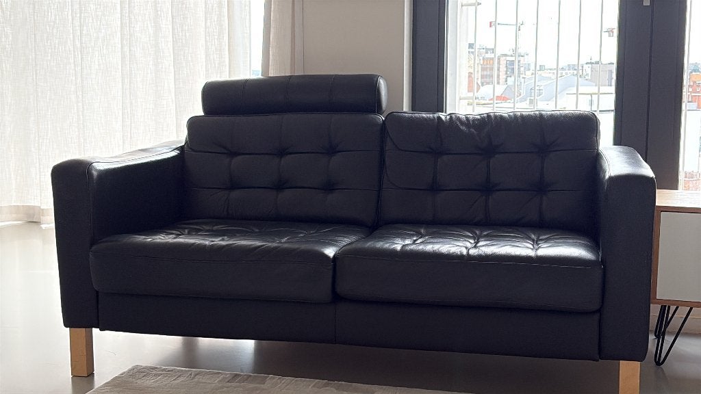 Zetel ikea leer 2-zit (gratis), Maison & Meubles, Canapés | Salons, Utilisé, Banc droit, Deux personnes, 150 à 200 cm, 75 à 100 cm
