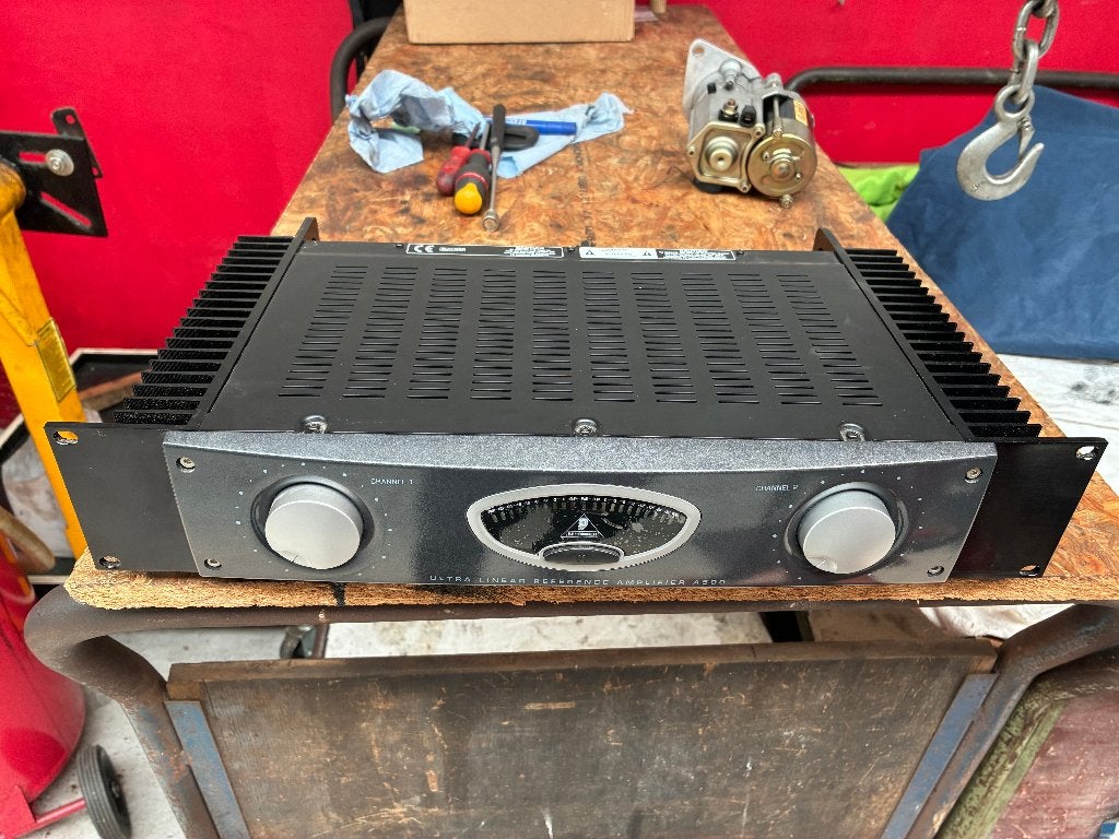 versterker behringer A500, Zo goed als nieuw, 120 watt of meer, Stereo, Ophalen