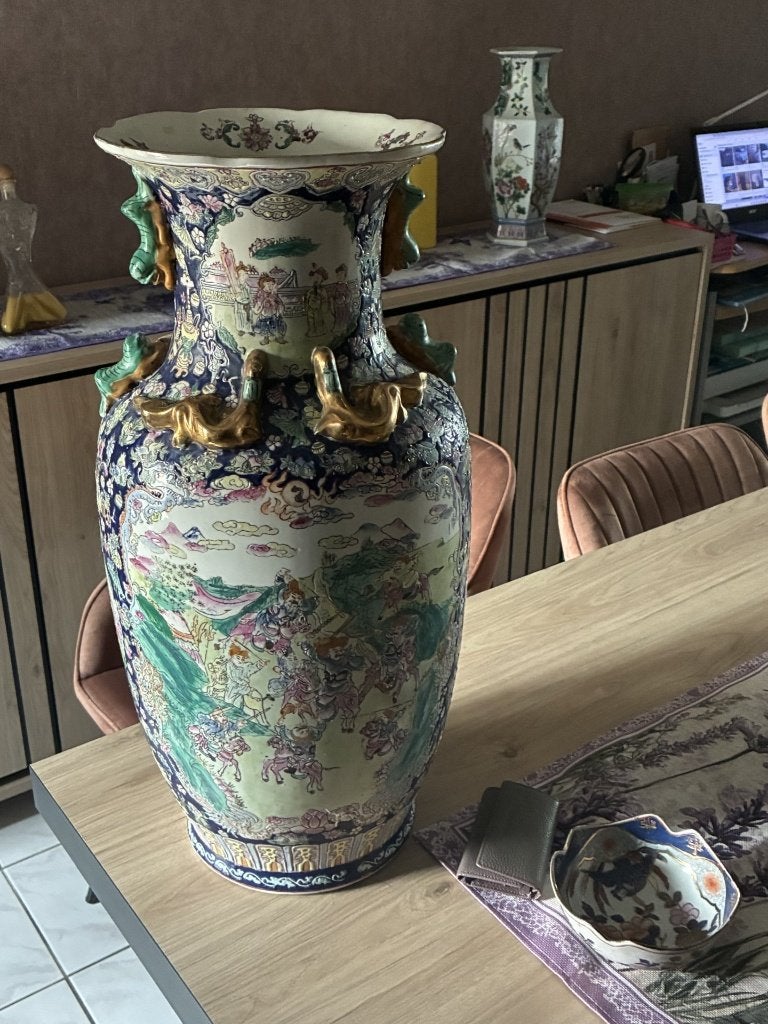 Vase chinois, Enlèvement