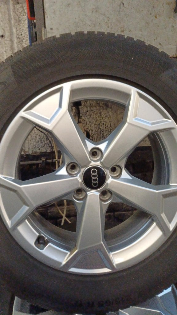 KIT HIVER AUDI Q3, Ophalen, Banden en Velgen, 17 inch, Winterbanden