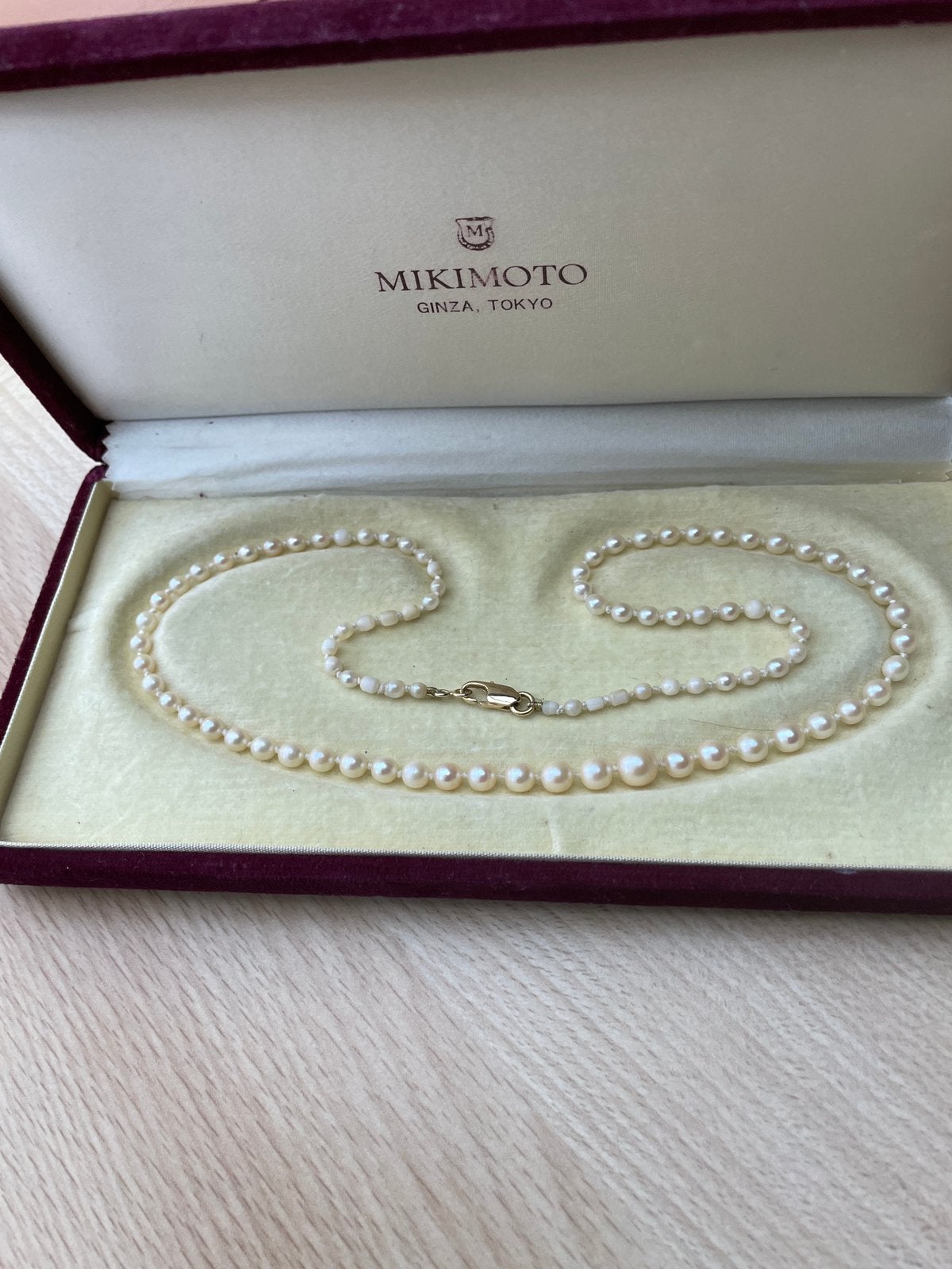 Cultuurparels Mikimoto vintage met 18kt goud sluitertje, Ophalen, Gebruikt, Goud