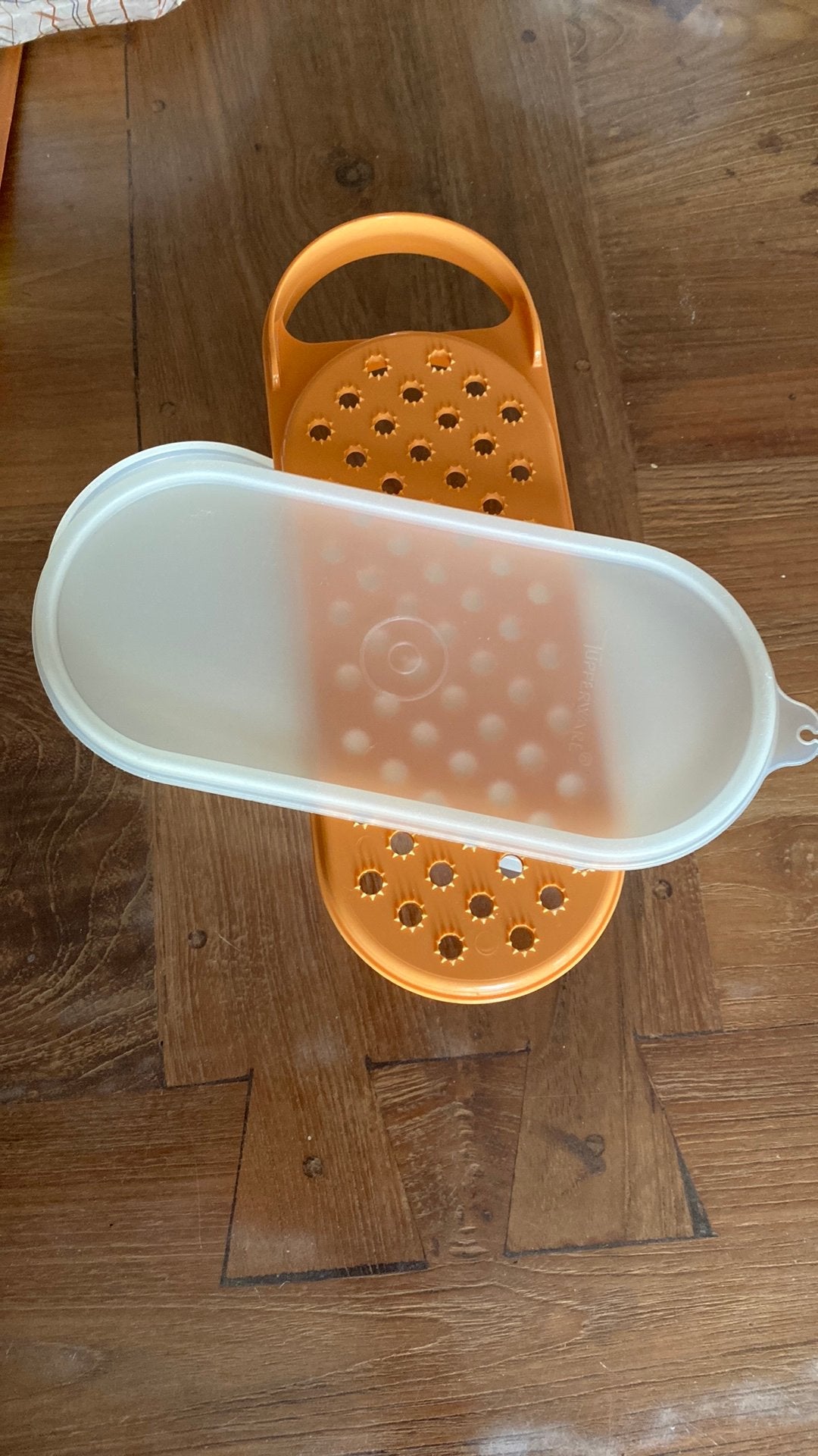 Tupperware fruitpapjes rasp en doosje met deksel. Raspaardje, Ophalen, Gebruikt, Met deksel