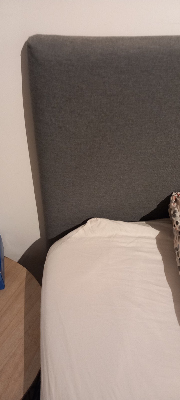 Lit et sommier ikea 
Tête de lit en tissu gris
20, Maison & Meubles, Enlèvement, Utilisé