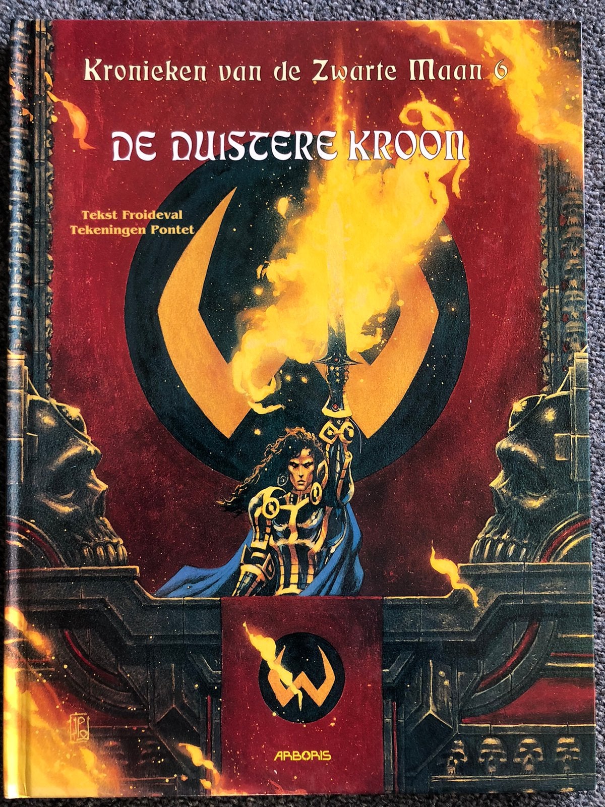 Kronieken van de Zwarte Maan 6, Boeken, Ophalen of Verzenden, Gelezen