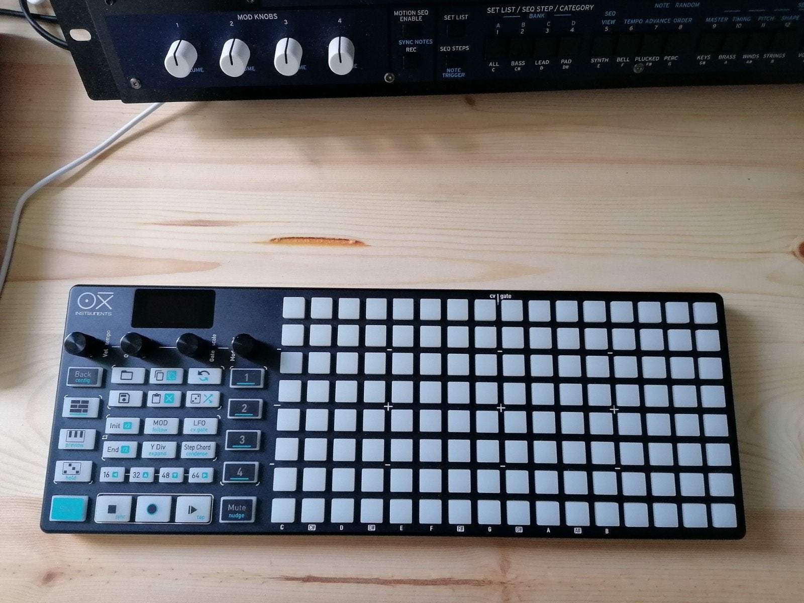 Oxi one mk1, Muziek en Instrumenten, Midi-apparatuur, Ophalen