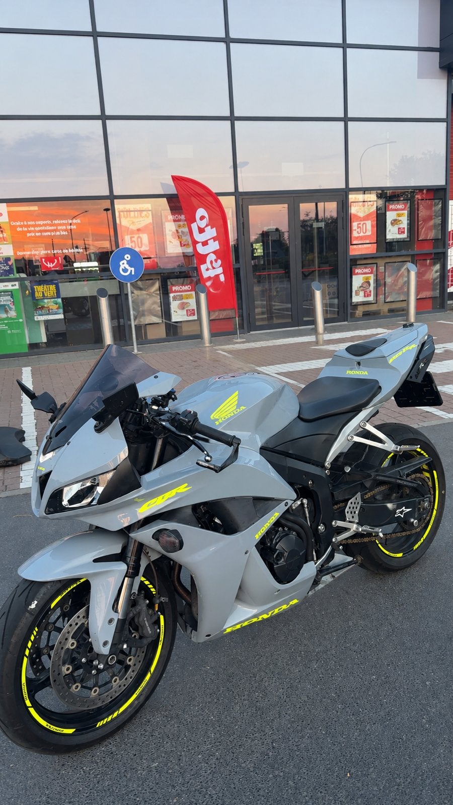 Honda cbr 600rr, Motos, 4 cylindres, Permis Moto A, 600 cm³, Plus de 35 kW