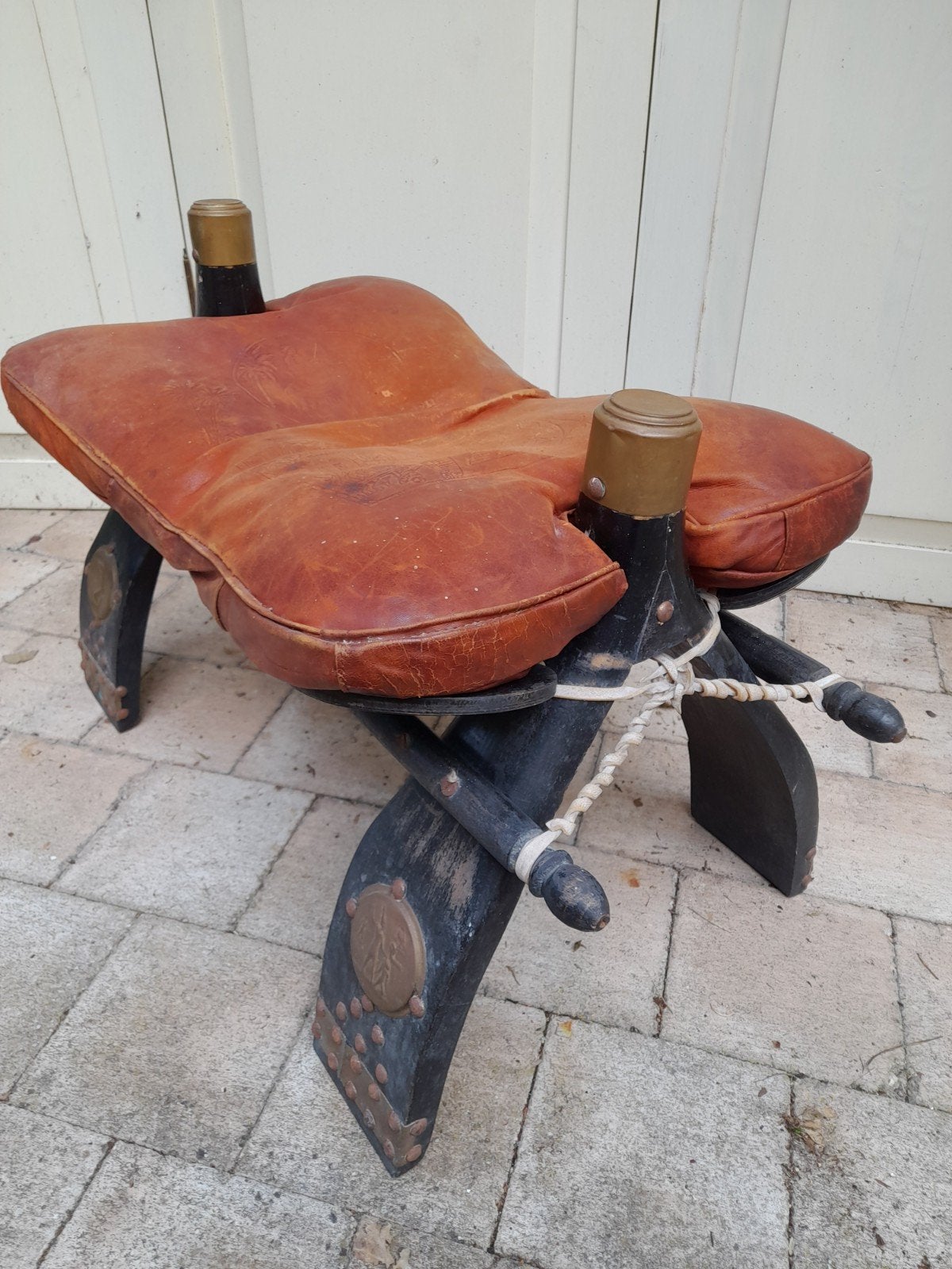 Vintage kameel zadel krukje, Ophalen