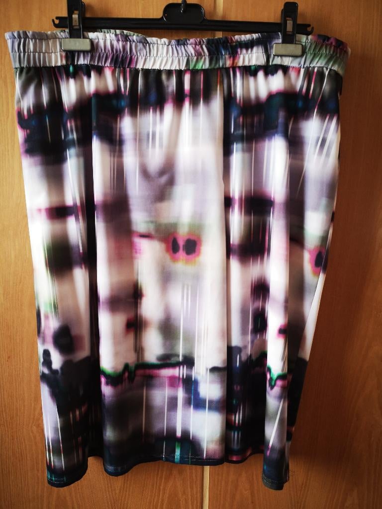Jupe multicolore avec bande élastique I côté taille 44, Vêtements | Femmes, Enlèvement ou Envoi, Taille 42/44 (L)