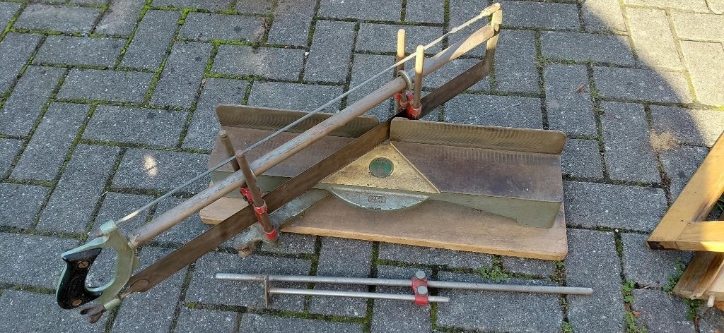 Oude verstekzaag, Ophalen