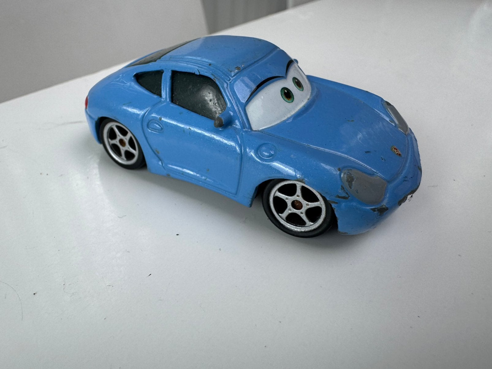Miniatuur auto Disney Cars Sally : Porche Carrera, Enlèvement, Comme neuf