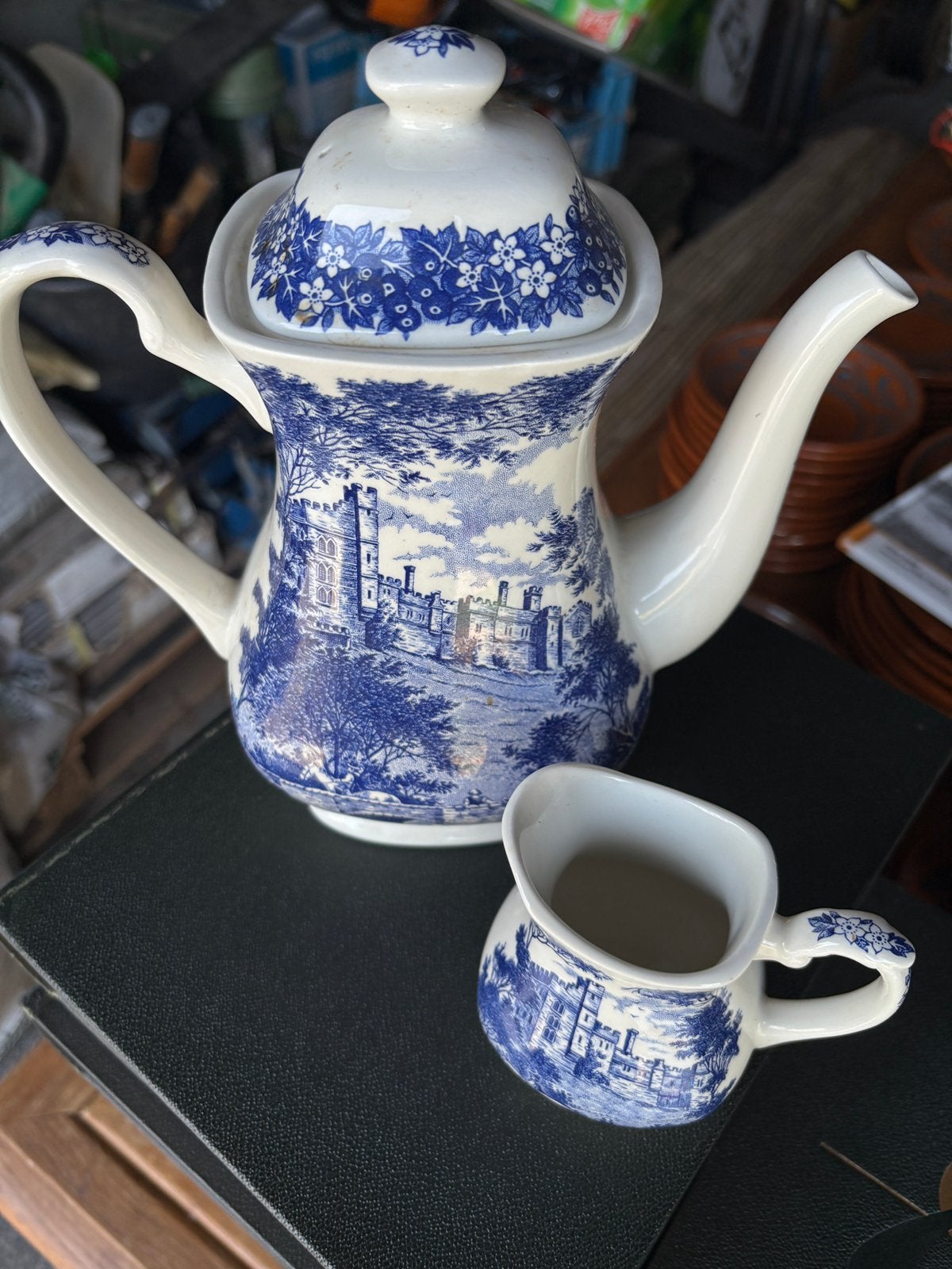 Cafetiere /pot au lait, Enlèvement