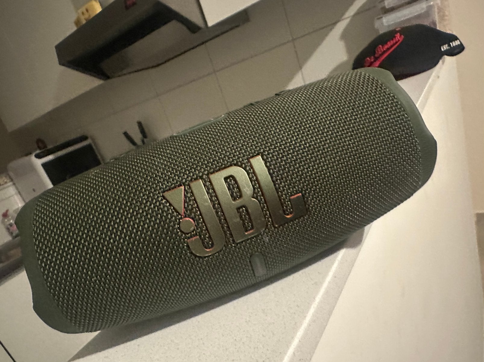 Speaker, Enlèvement, Comme neuf