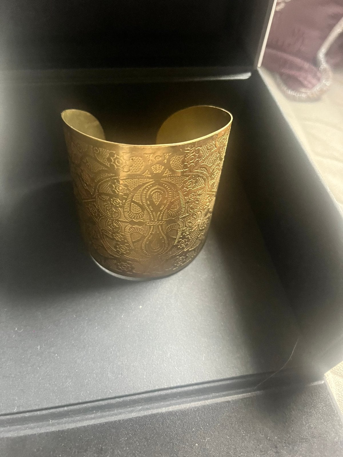 Bracelet manchette vintage en laiton avec motif florale, Enlèvement ou Envoi, Comme neuf
