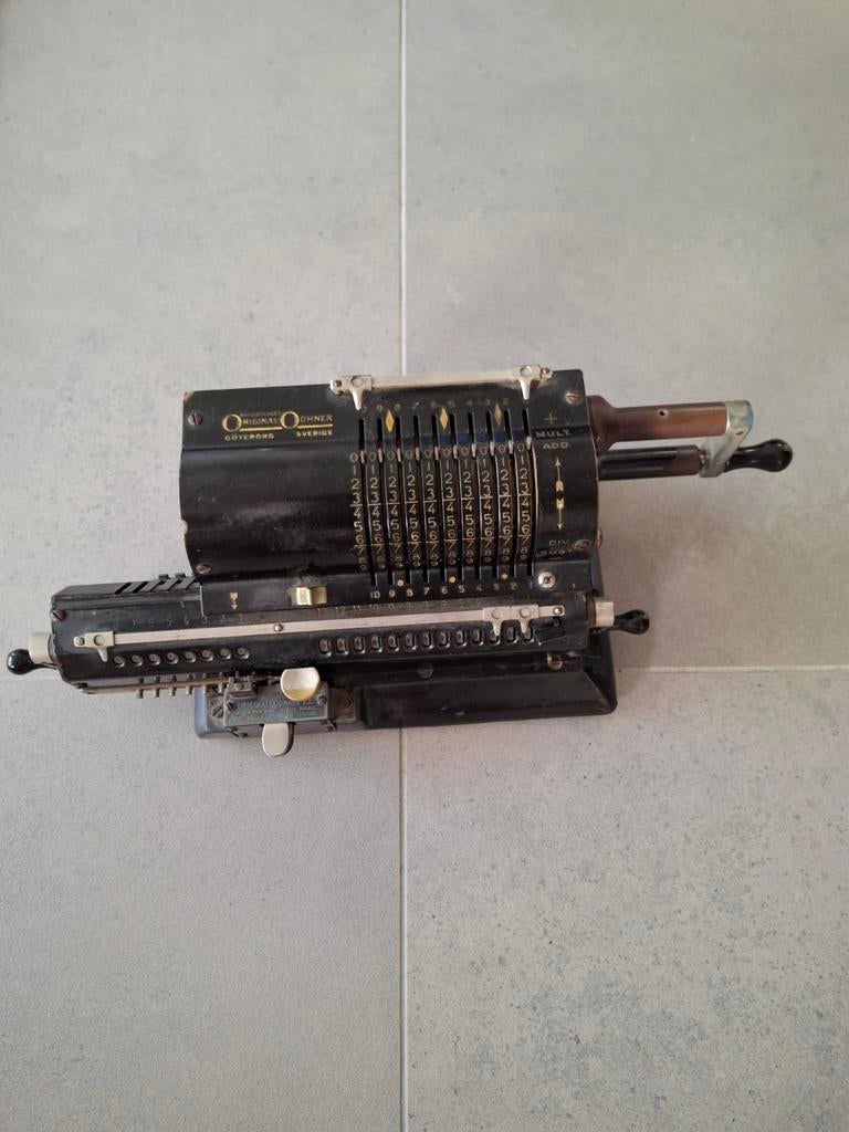 CALCULATRICE ARITHMOMETRE  ODHNER 1950, Utilisé