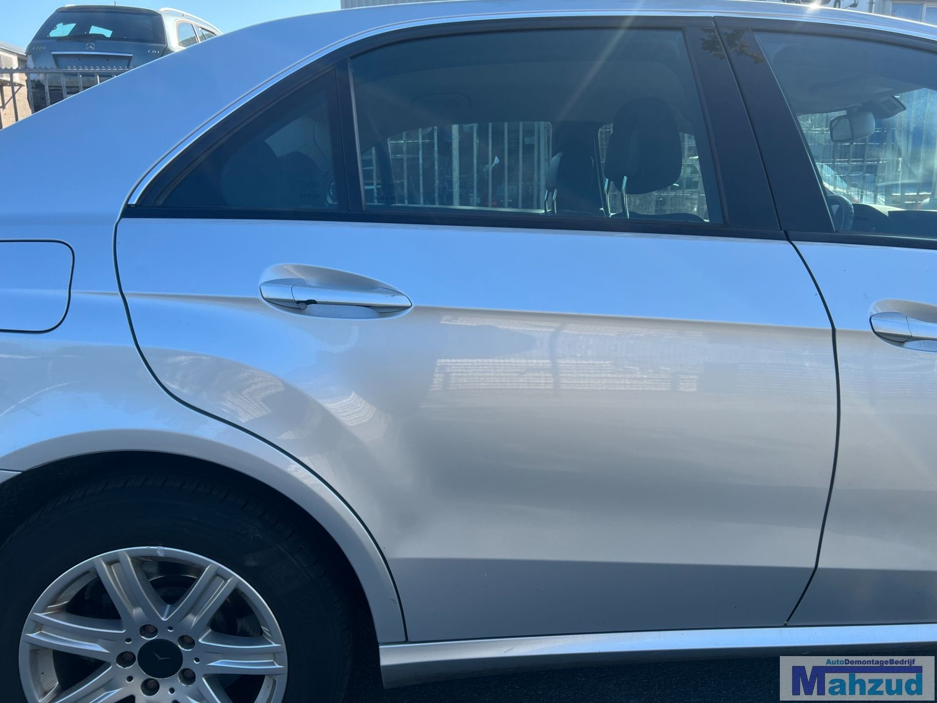 MERCEDES CLASSE E W212 Argent c775 porte arri re droite 2009, Mercedes-Benz AG, Mercedes-Benz, Utilisé, Mercedesstrasse 120
70372  Stuttgart, DE