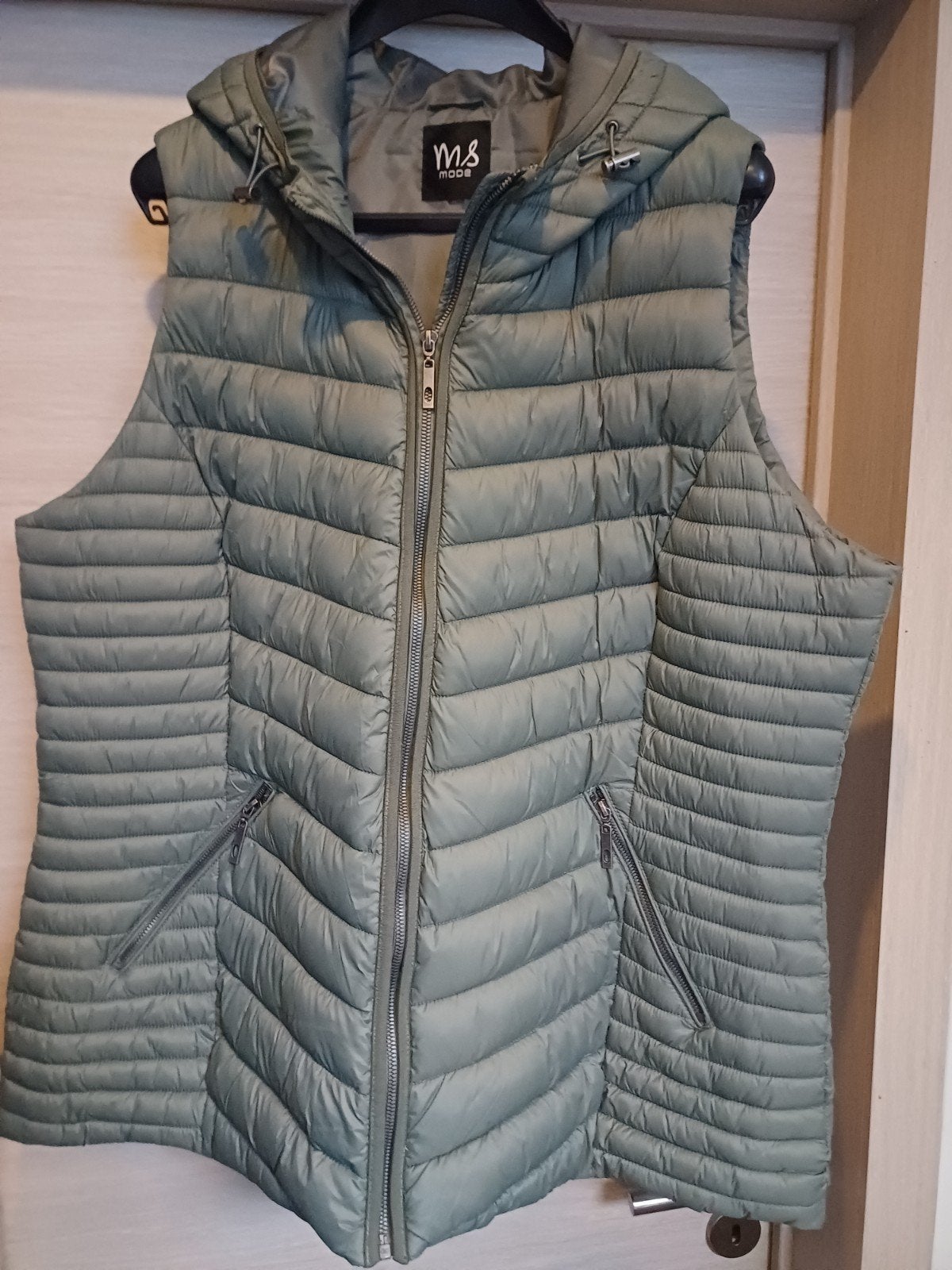 Gilet M&S kaki XXL, Vêtements | Femmes, MS Mode, Enlèvement ou Envoi, Comme neuf, Veste ou Veston