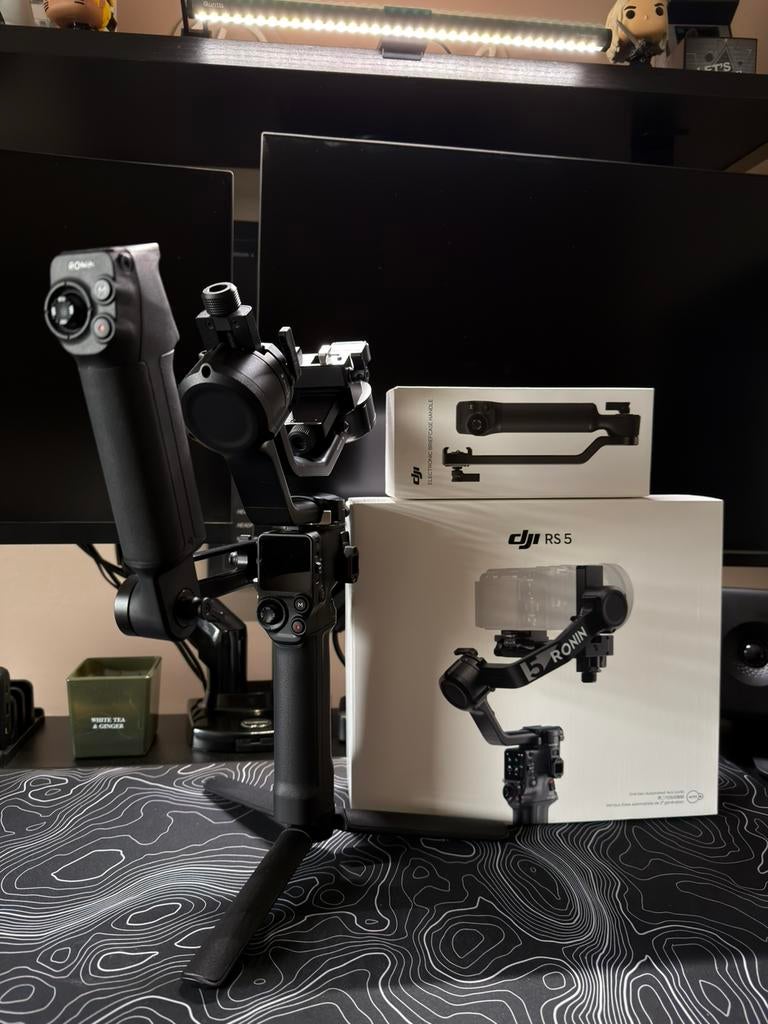 DJI RS5 + Briefcase Handle — Pack Complet, Enlèvement, Comme neuf, Trépied