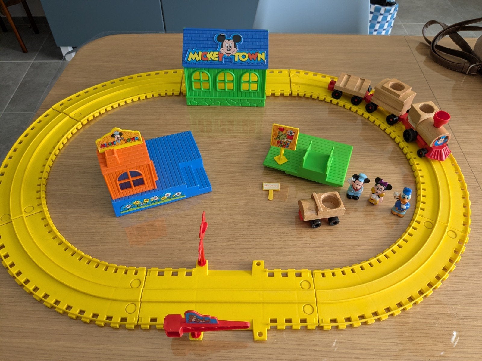 Disney Mickeytown Railroad treinset van Mattel uit 1988!, Enlèvement ou Envoi, Utilisé