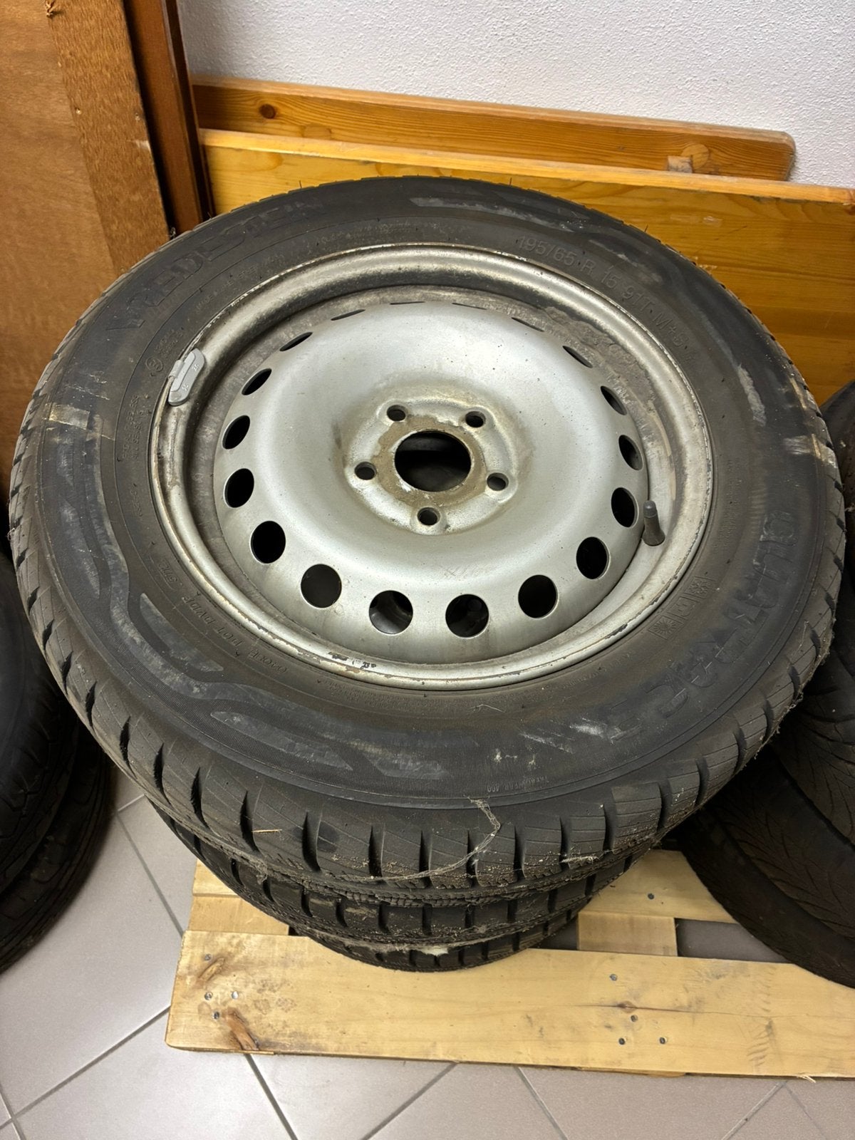 4 pneus 4 saisons 195/65 R15 91T m+s avec jantes Vredestein, Enlèvement, Pneus hiver, Pneu(s)