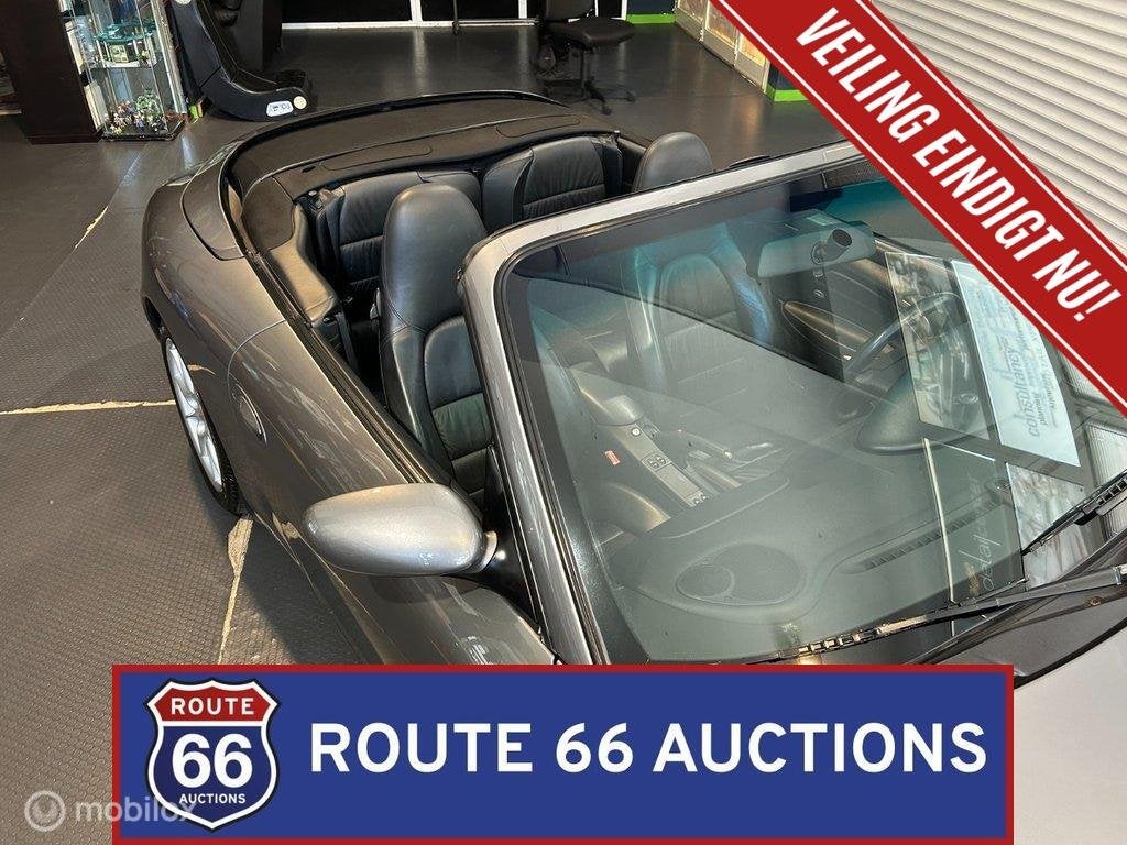 Porsche 911 Carrera 4 Cabriolet | Route 66 Auctions, Auto's, Gebruikt, Zwart, Bedrijf, Handgeschakeld