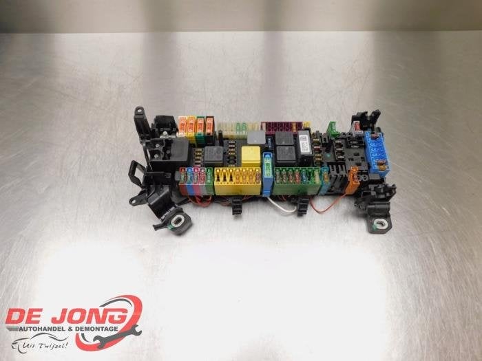 Boîte à fusibles d'un Mercedes GLA, 3 mois de garantie, Utilisé, -, -