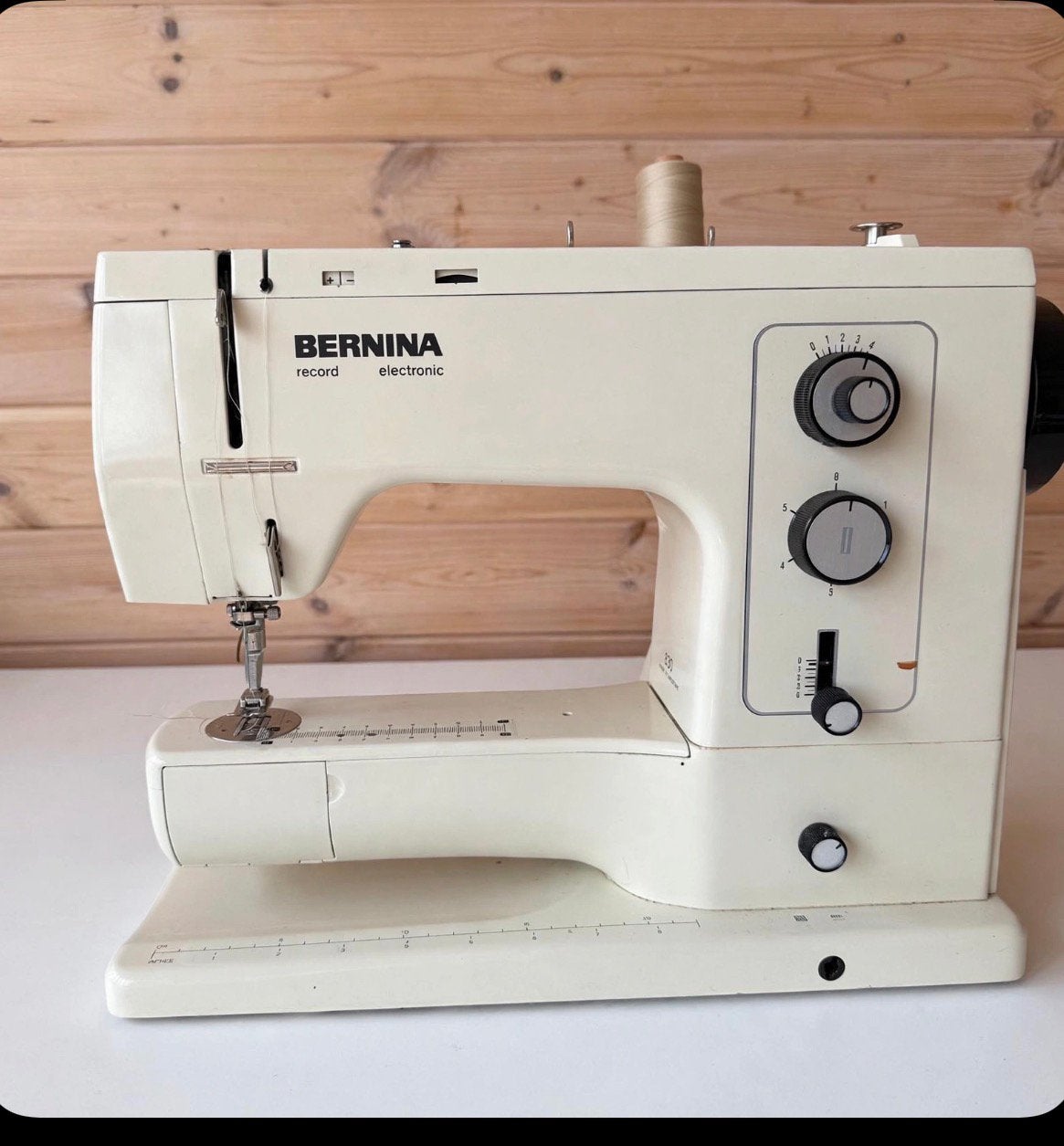 Bernina Record 830 Electronic, Ophalen, Zo goed als nieuw, Bernina
