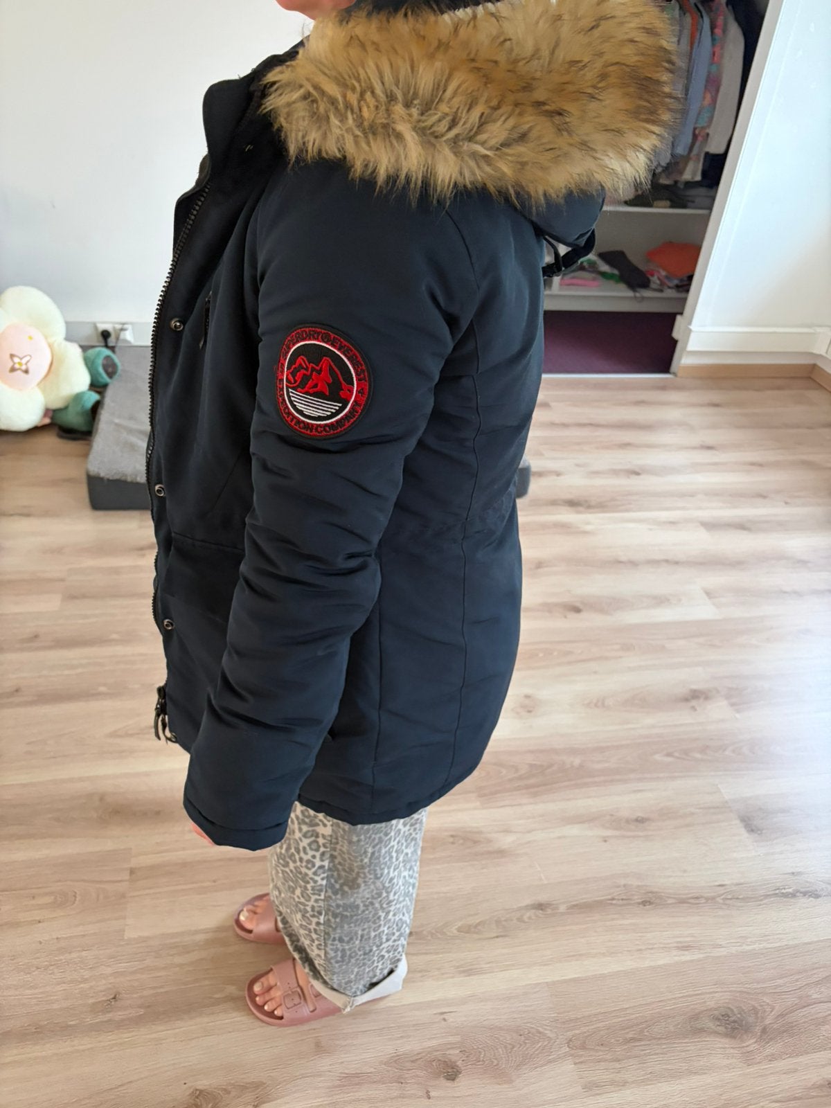 Superdry dames winterjas met bontkraag, Kleding | Dames, Ophalen, Zo goed als nieuw, Zwart