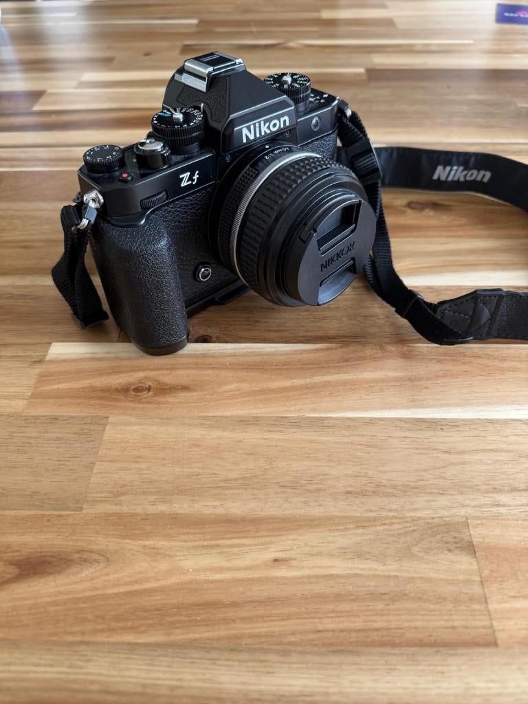 Nikon Z f – Kit complet – Moins de 2000 déclenchements, Enlèvement, Comme neuf, Compact, Nikon
