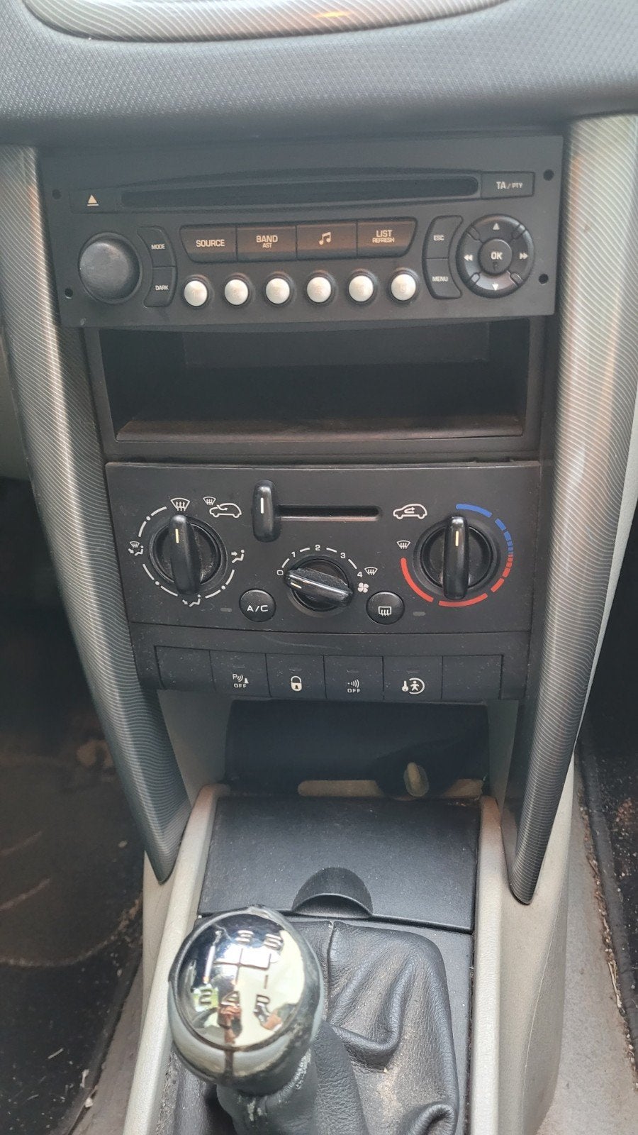 autoradio 207, Ophalen