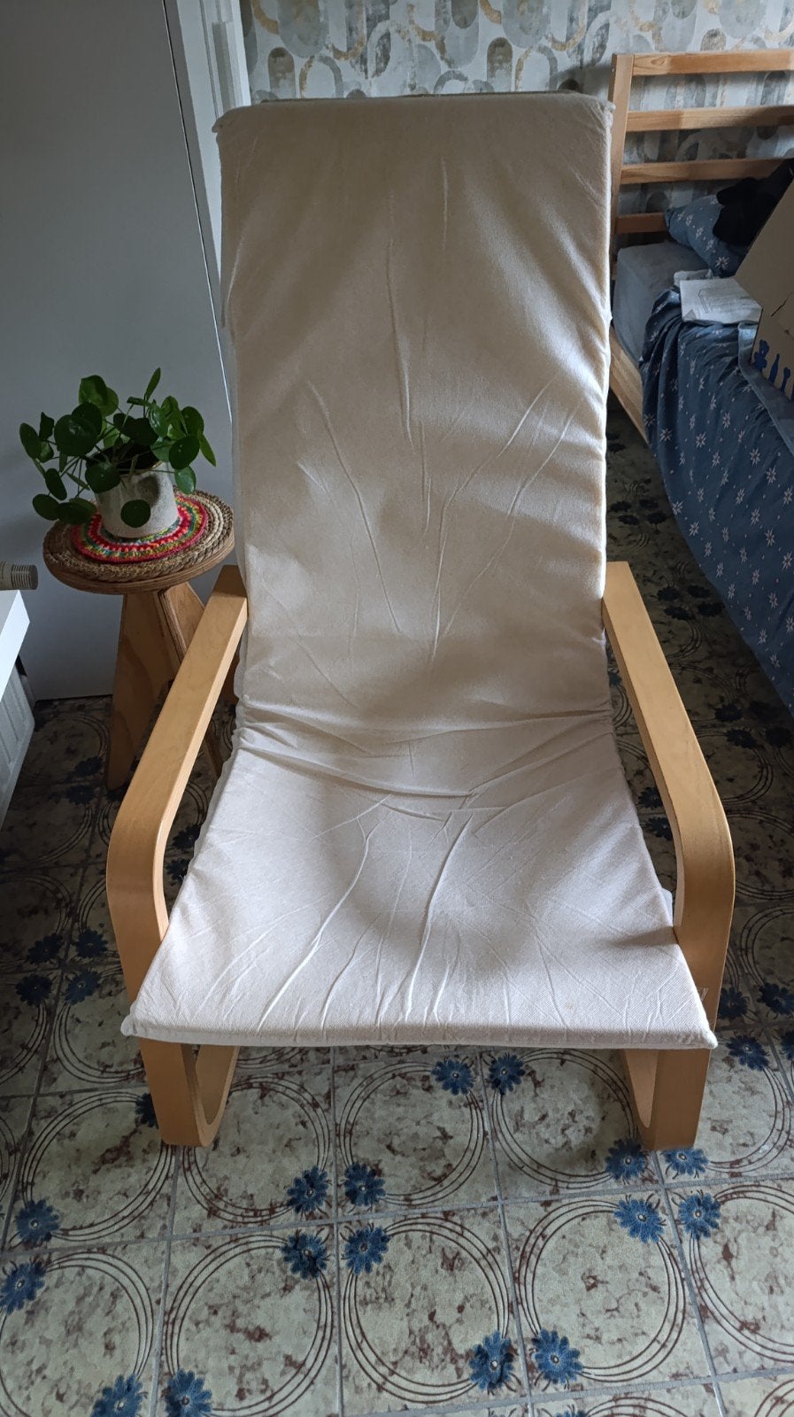 Ikea Poang, Enlèvement