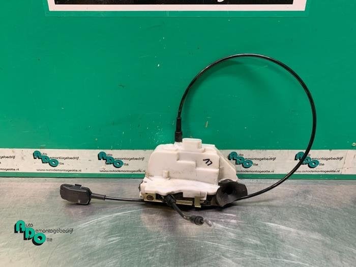 Serrure portière mécanique 2portes gauche d'un Renault Meg, Renault, -, 3 mois de garantie, Utilisé