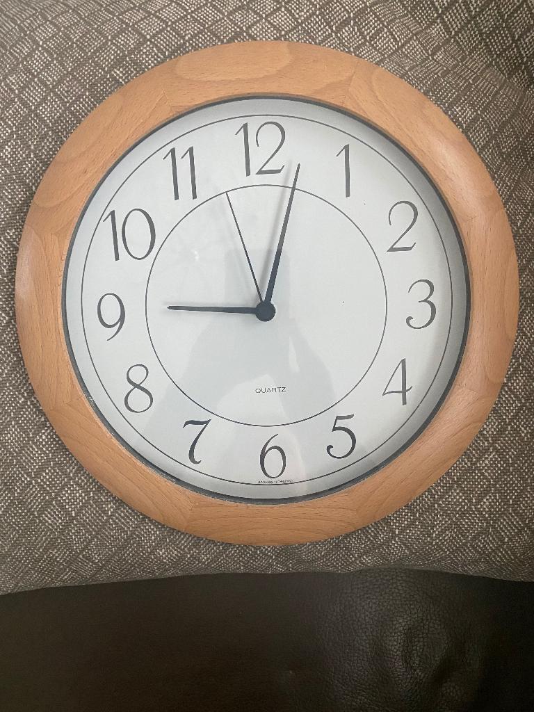 Analoge wandklok, Huis en Inrichting, Ophalen of Verzenden, Zo goed als nieuw, Analoog, Wandklok