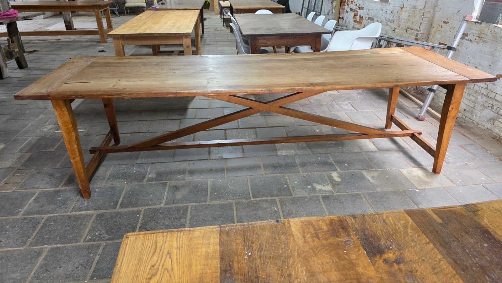 Stoere, geleefde kloostertafel / boerentafel (300 x 100 cm), Huis en Inrichting, Tafels | Eettafels, Gebruikt, Rechthoekig, Ophalen of Verzenden
