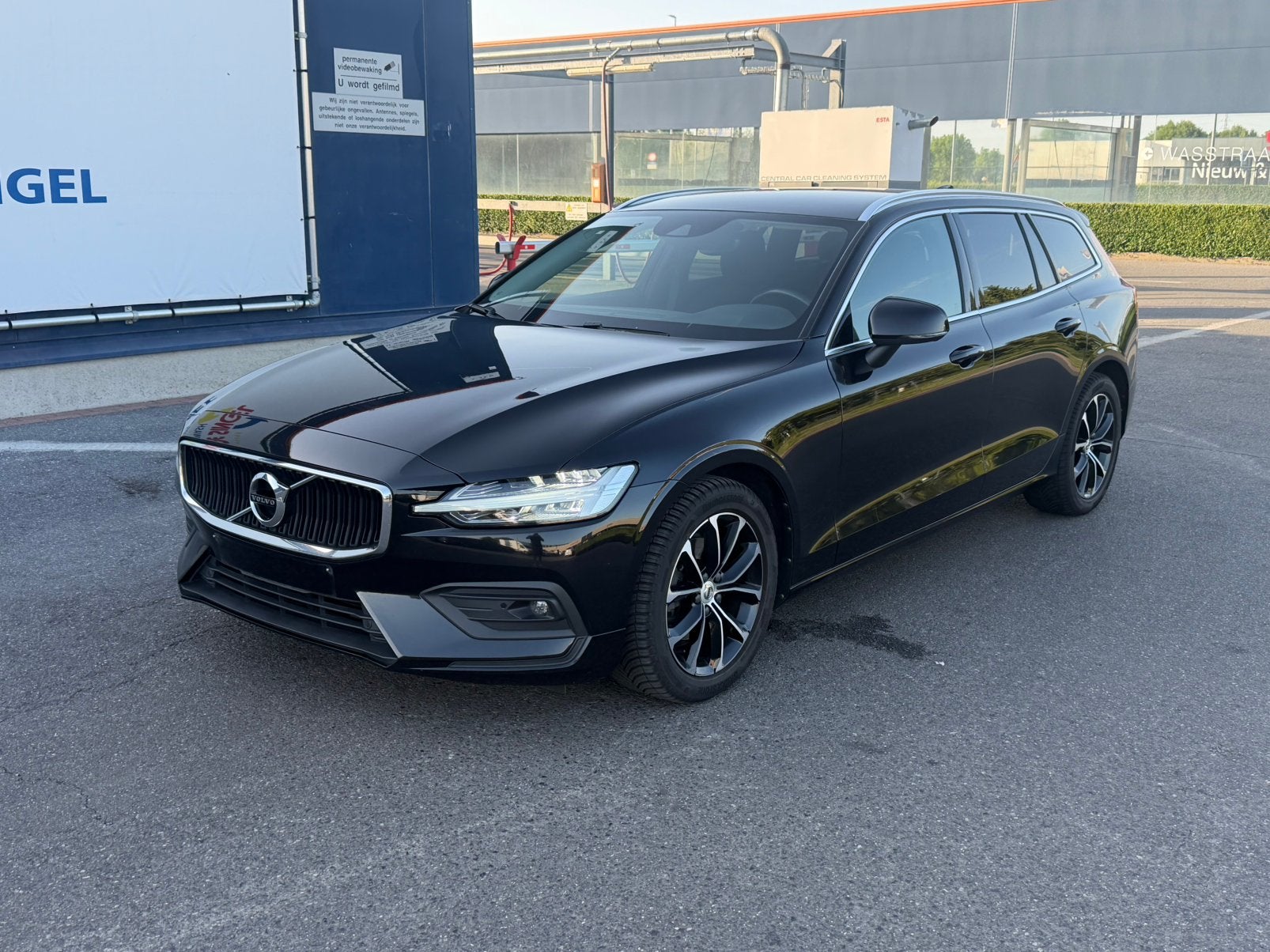 Volvo V60 2.0D3 150PK Automaat Led Carplay 2020, Auto's, Volvo, Automaat, 110 kW, Zwart, 5 deurs