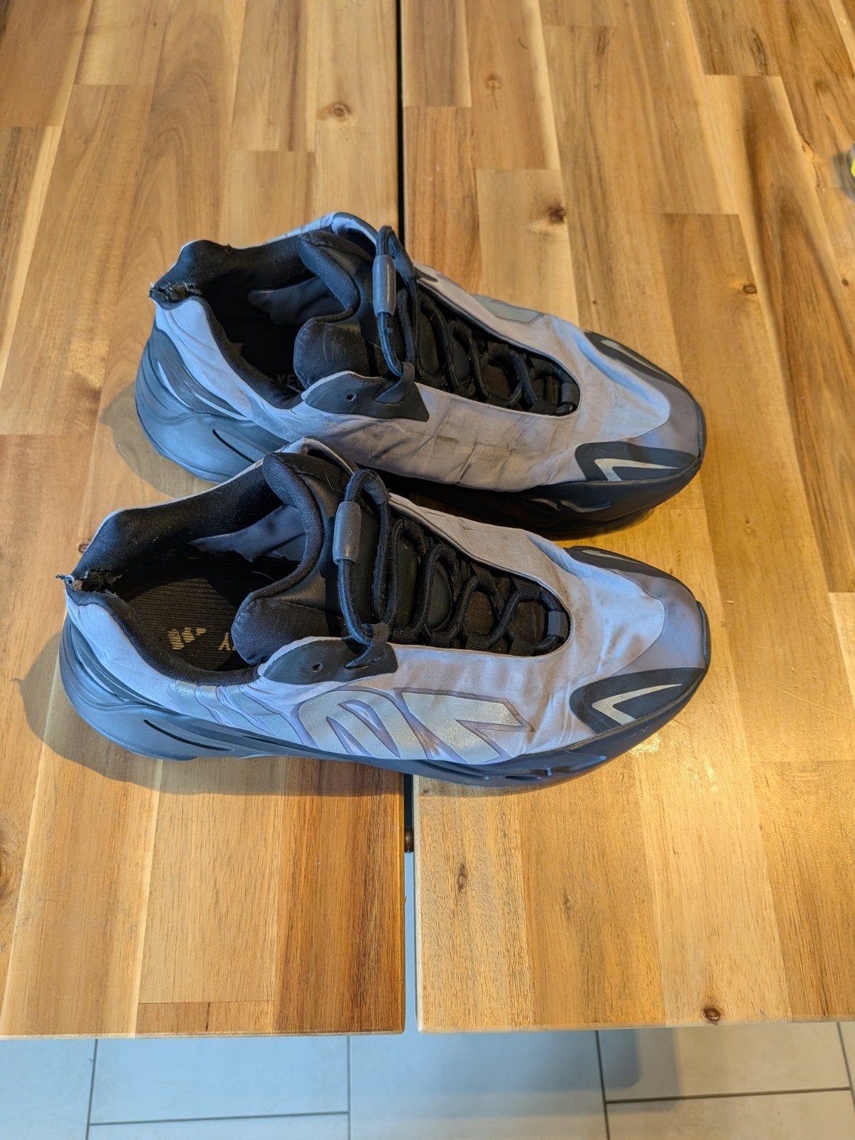 YEEZY ADIDAS BOOST 700, Sports & Fitness, Enlèvement ou Envoi, Utilisé