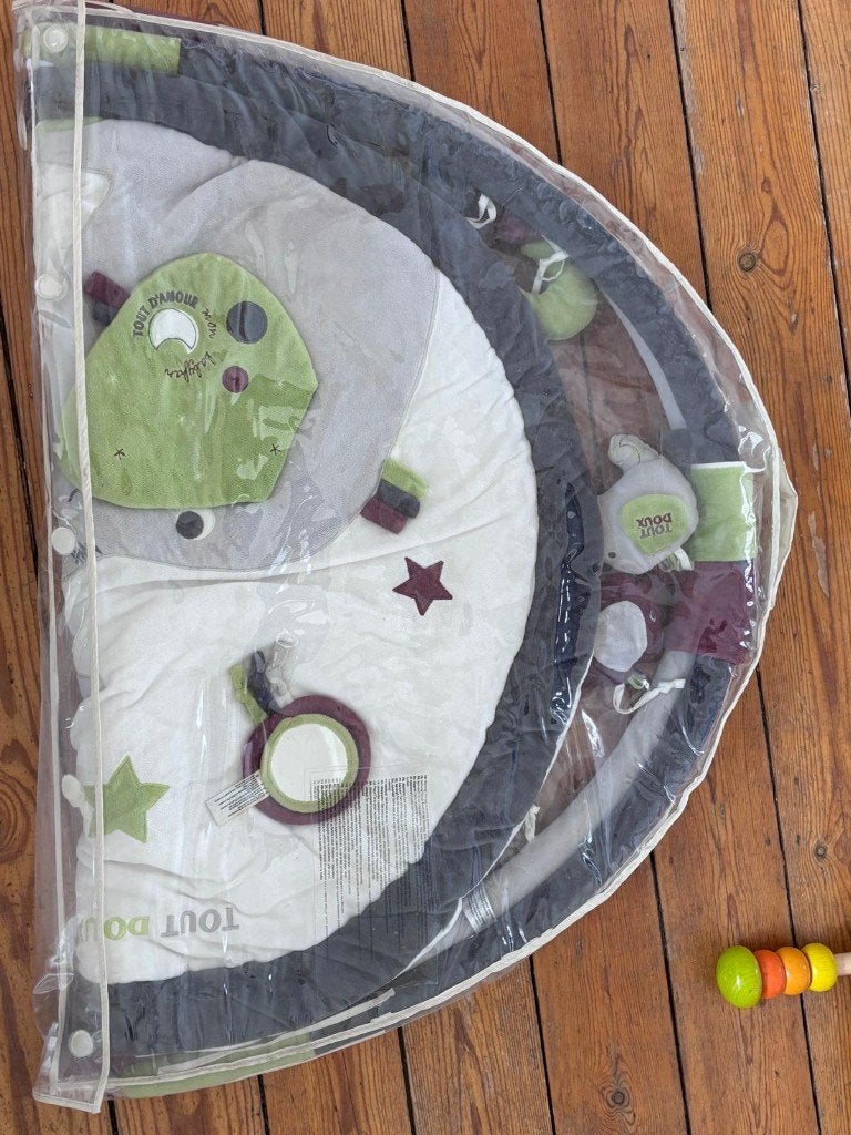 Tapis de sol pour bébé avec arche et jeux, Enlèvement, Comme neuf, Garçon ou Fille