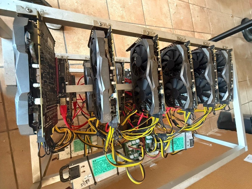 Mining Rig (waterschade), Computers en Software, Videokaarten, Ophalen of Verzenden, Niet werkend
