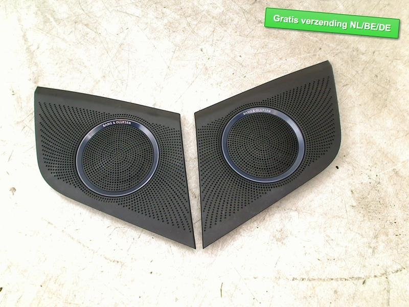 GRILLE DE HAUT PARLEUR OU ENCEINTE S5 (8T3) (8T0857227A), Auto-Union-Straße  1,
85057  Ingolstadt, DE, Info@audi.de, Audi, Utilisé