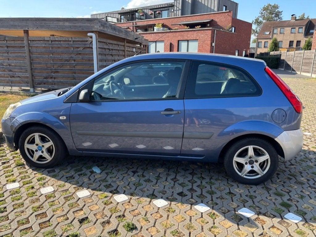 Ford fiesta 1.3, Auto's, Voorwielaandrijving, Stof, Blauw, Handgeschakeld
